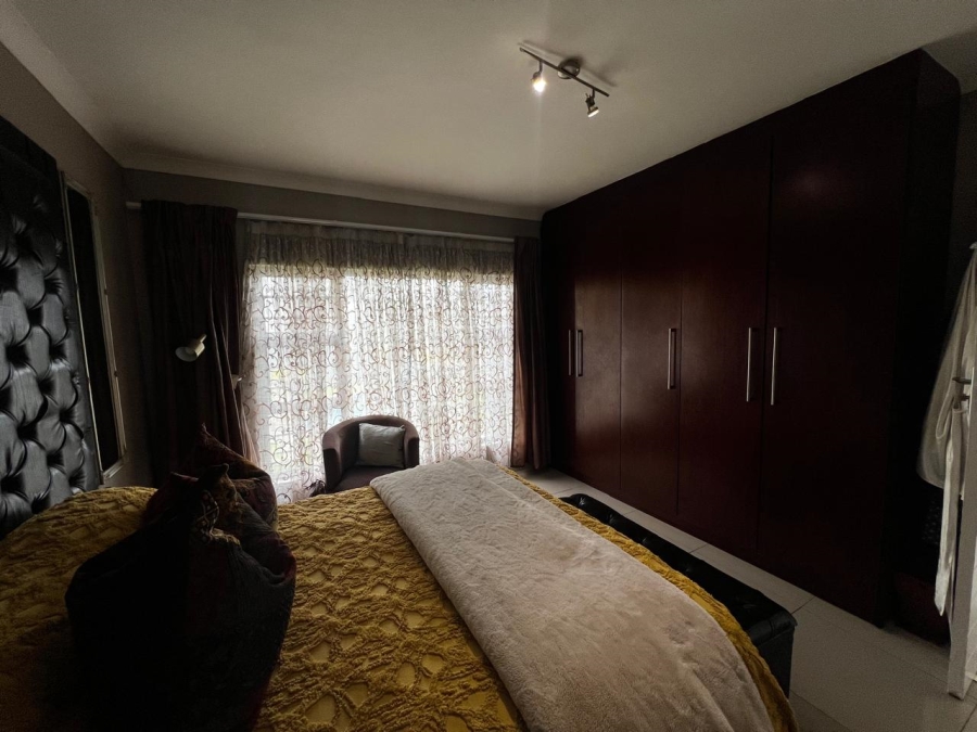 8 Bedroom Property for Sale in Abbotsford Eastern Cape